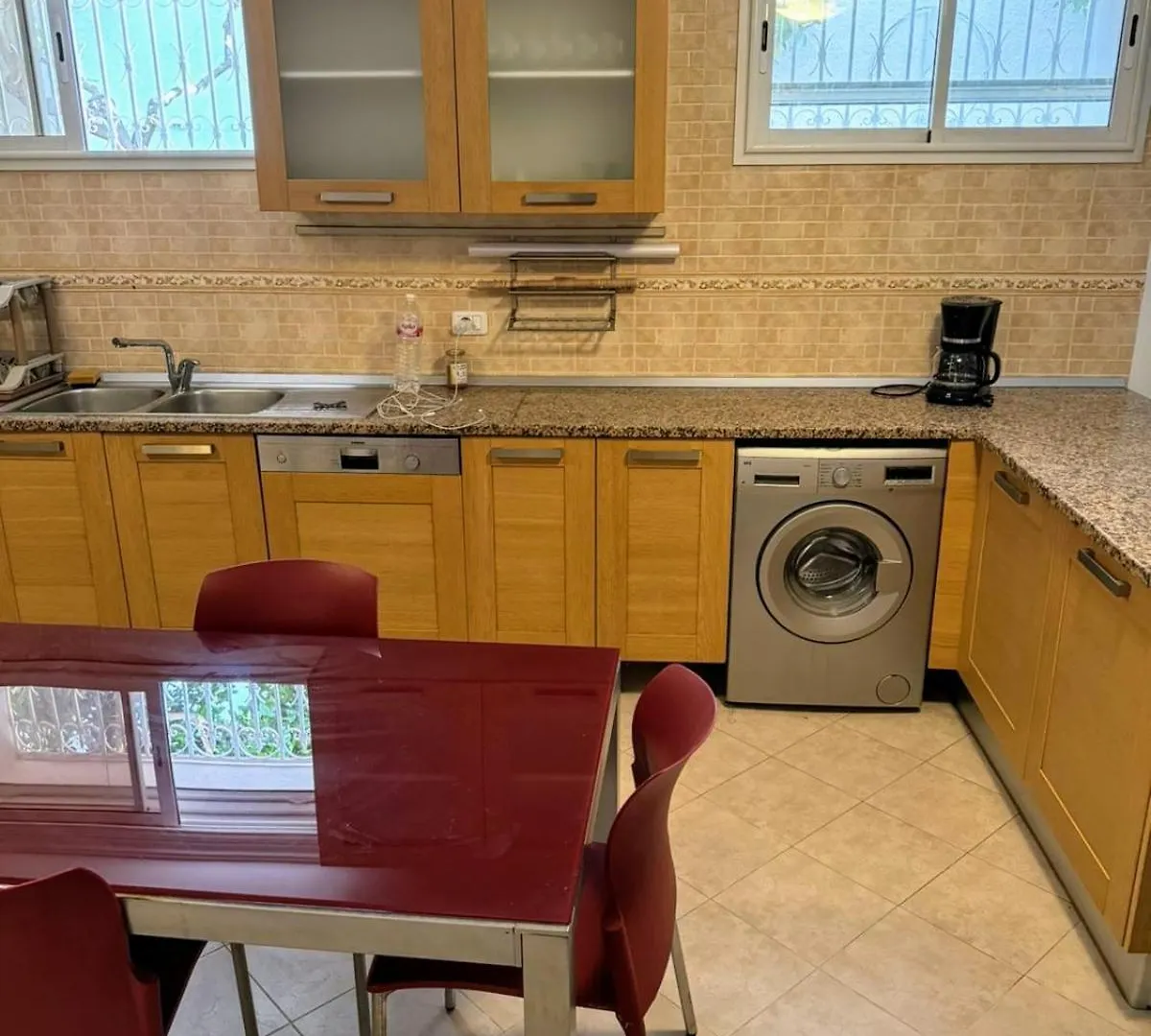 Etage De Villa Spacieux Aux Jardins De La Soukra El Aouina