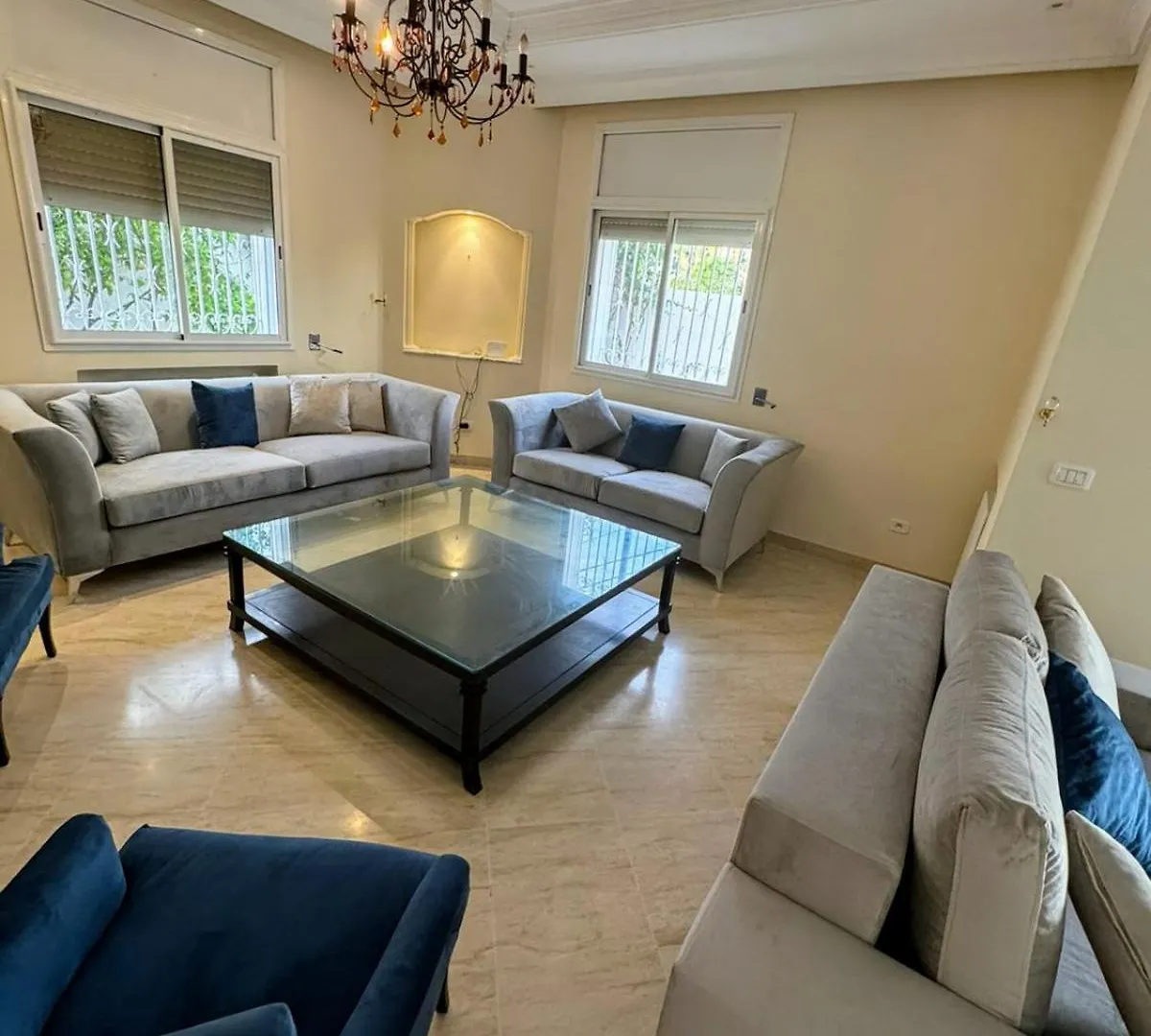 Etage De Villa Spacieux Aux Jardins De La Soukra El Aouina Apartment
