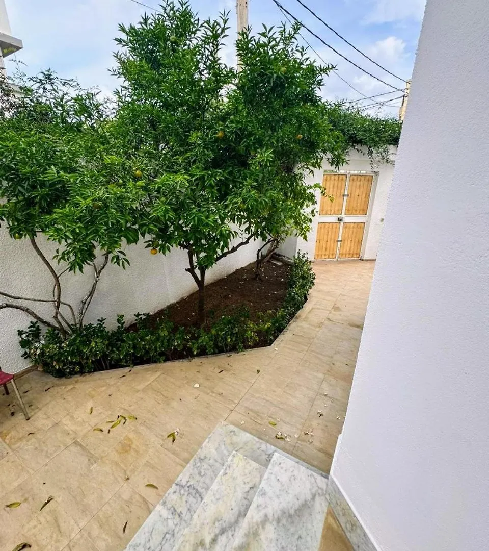 Etage De Villa Spacieux Aux Jardins De La Soukra El Aouina Apartment
